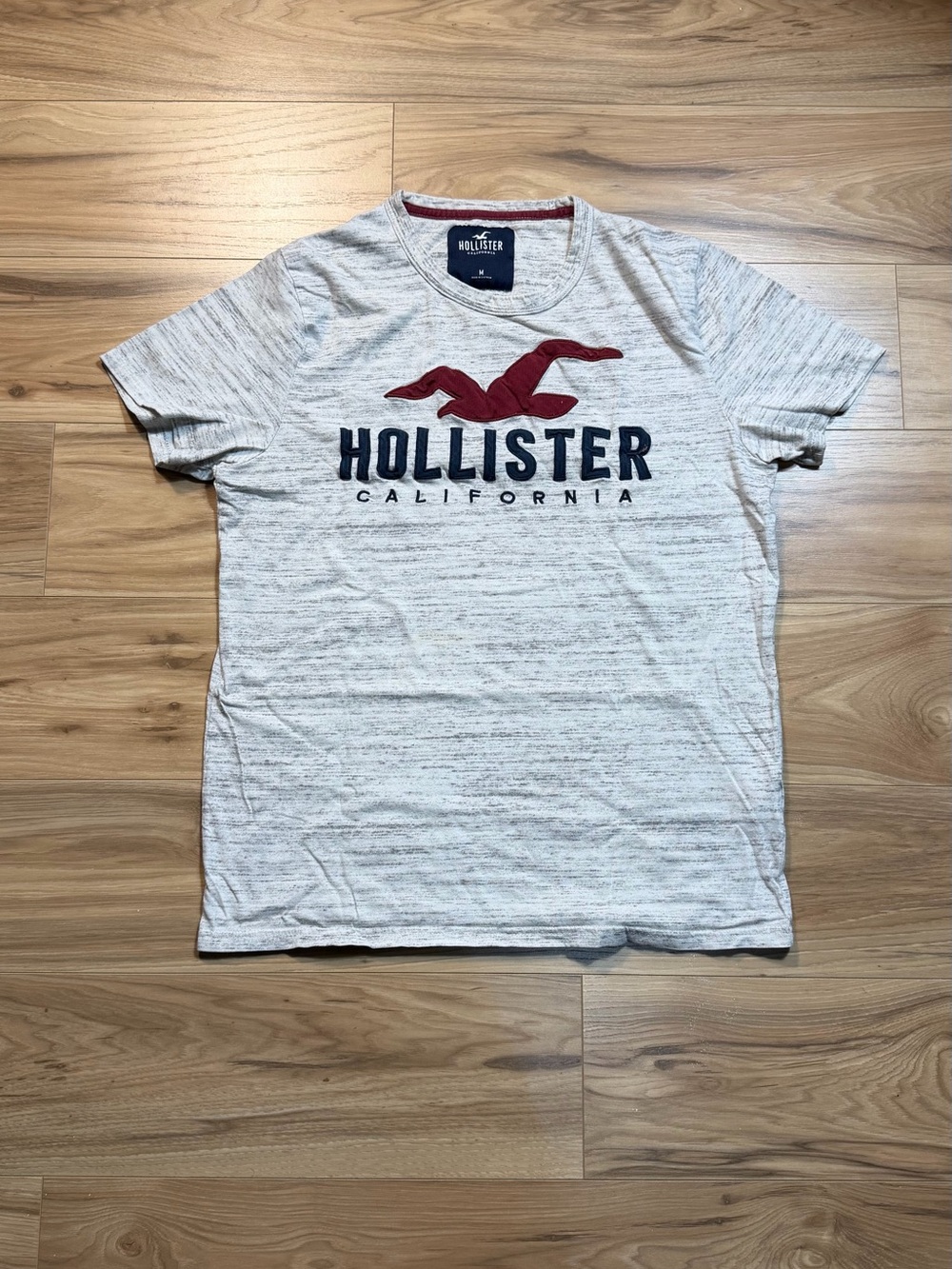 Hollister California Men's Crew Neck T-Shirt - White with Red Logo